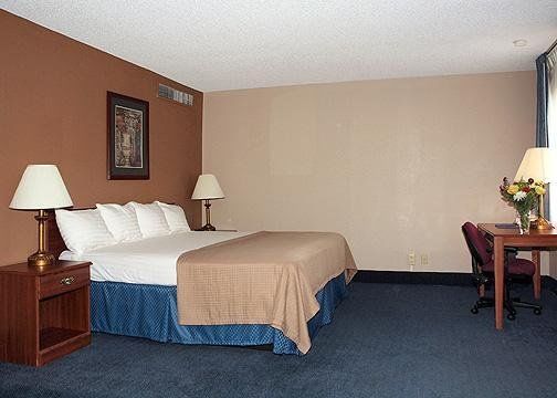Sunflower Inn & Suites - Garden City Ruang foto