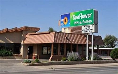 Sunflower Inn & Suites - Garden City Bagian luar foto